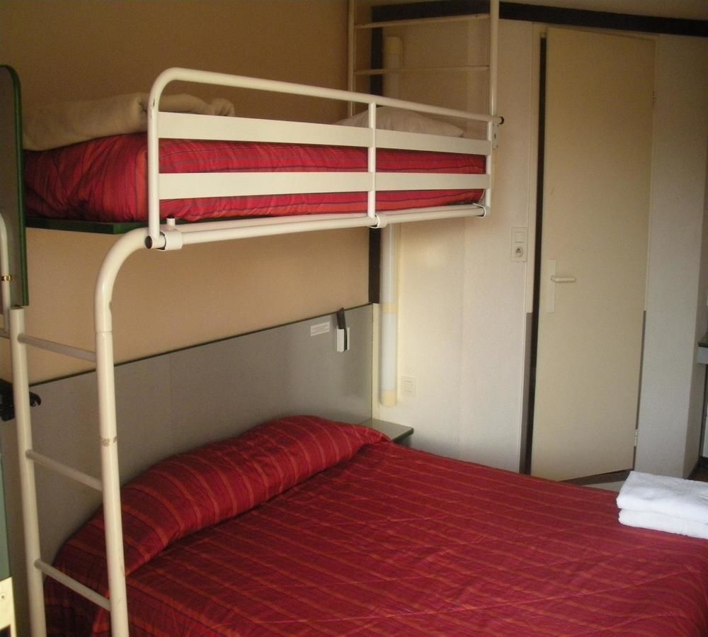 พรีเมียรคลาสอาร์รัวซ์ Hotel เอเวรอ ภายนอก รูปภาพ A bunk bed